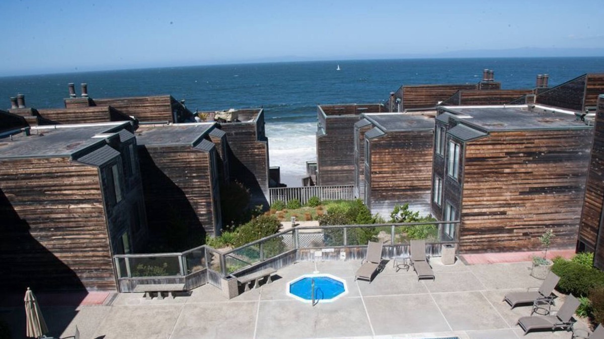 Monterey Condo | Ocean Harbor 110 - Monterey Condo - Oceanview, Surf Sounds