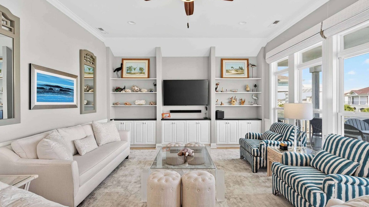 Ocean Isle Beach House | Ocean Isle Beach Oasis: Private Pool & Tiki Bar