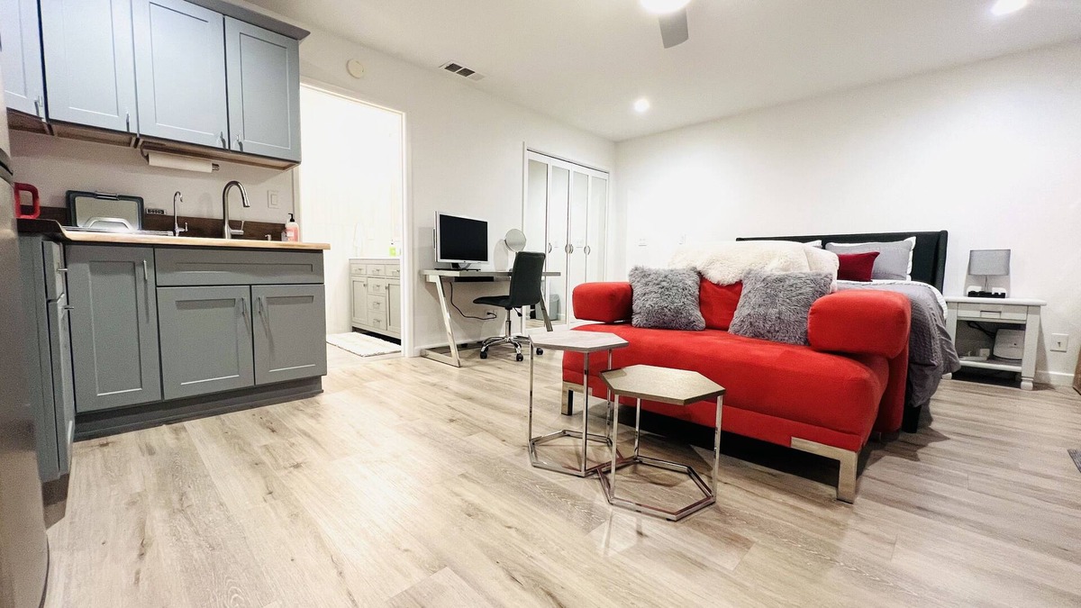 Ventura Apartment | Ocean Mountain Island Views Guesthouse Along Trail