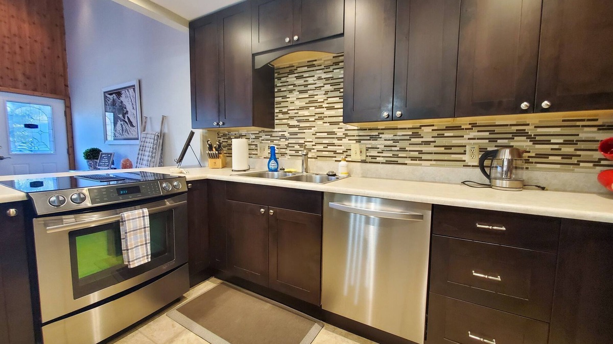 West Juneau House | Ocean & Mountain View Duplex, both sides