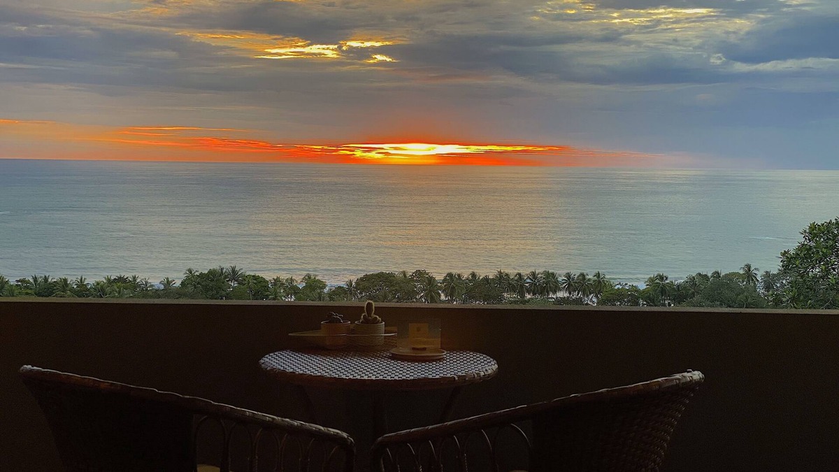 Dominicalito House | Ocean Pearl Luxury Retreat where ocean meets nature in perfect harmony