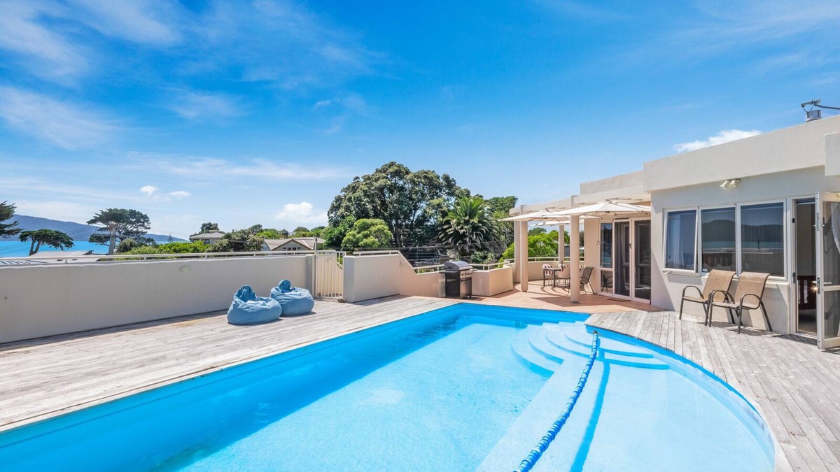 Paraparaumu House | Ocean Pearl – Raumati Beach Holiday Home