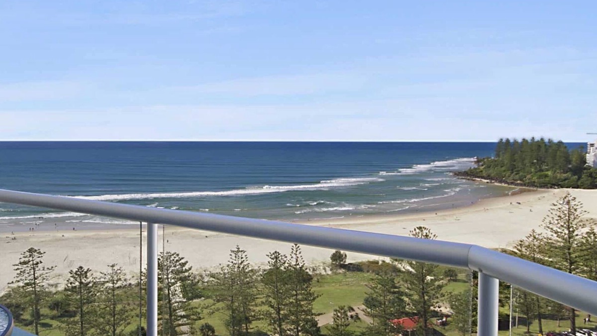 Coolangatta Apartment | Ocean Plaza 1577 - Coolangatta Beachfront!