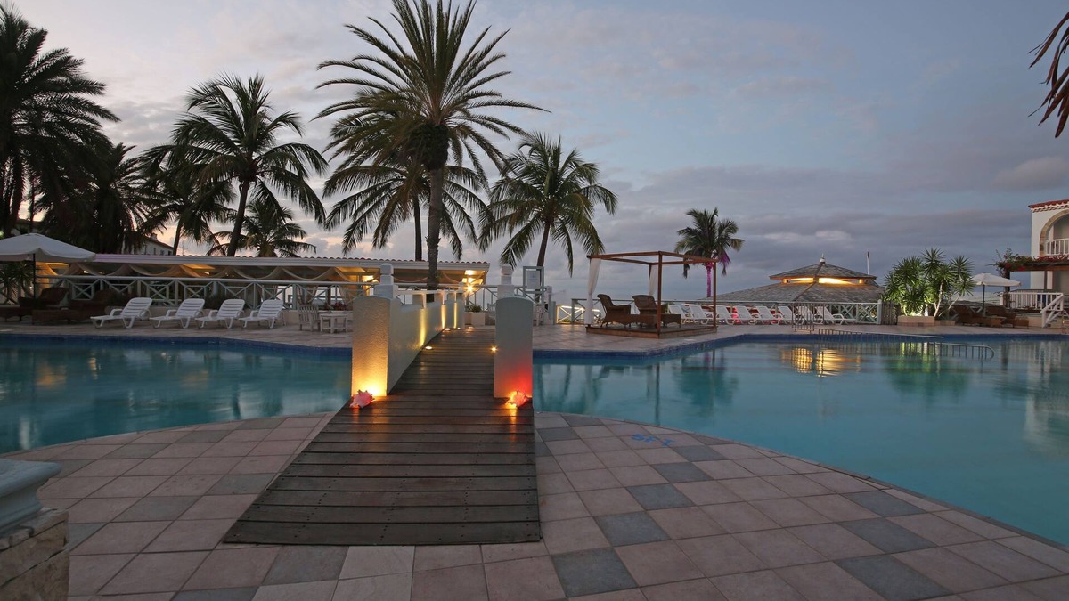 Dickenson Bay Hotel | Ocean Point Beach Resort & Spa - Adults Only