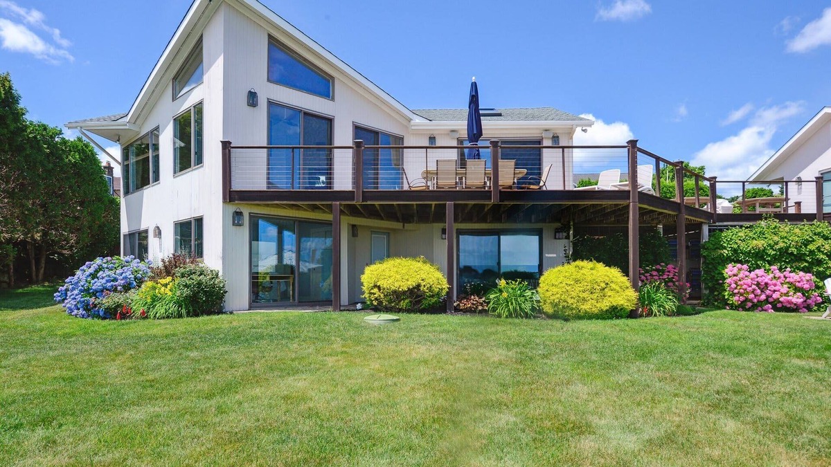 Bonnet Shores House | Ocean's Edge Retreat