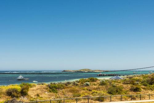 Lancelin House | Ocean Sunset - Luxury Apartment with Ocean Views