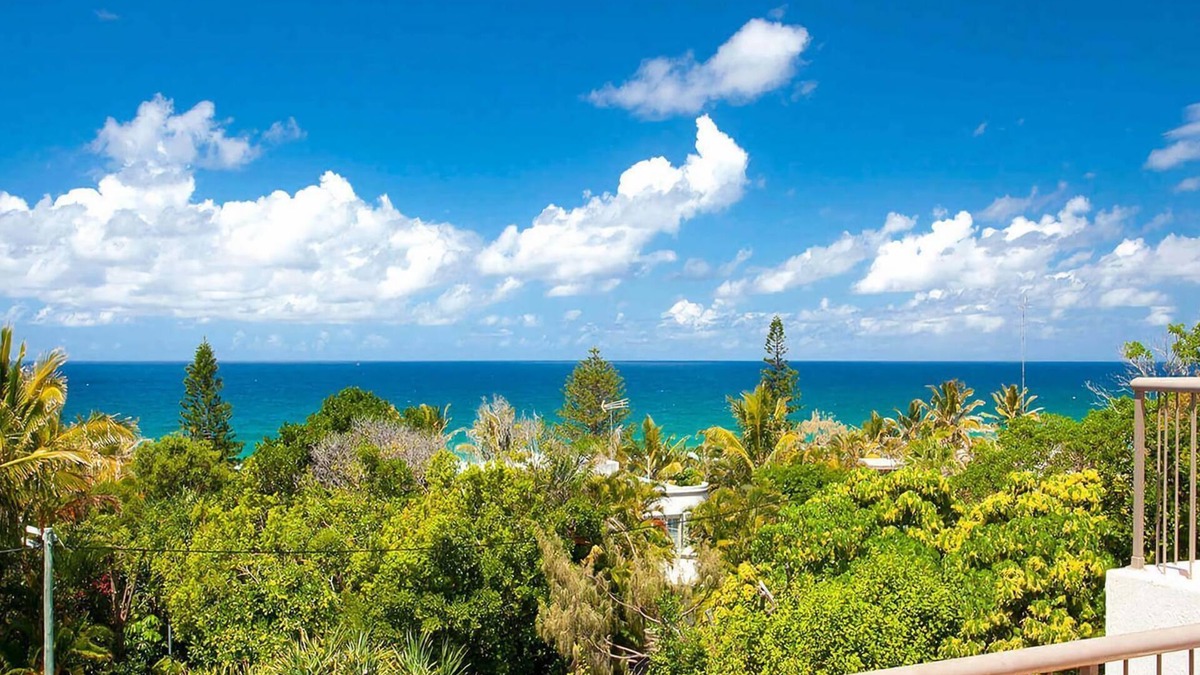 Sunshine Beach Apartment | Ocean Terraces - Split Level Apartment At The Beach - Ocean Views, Rooftop Terrace - 3 bed, 2 bath