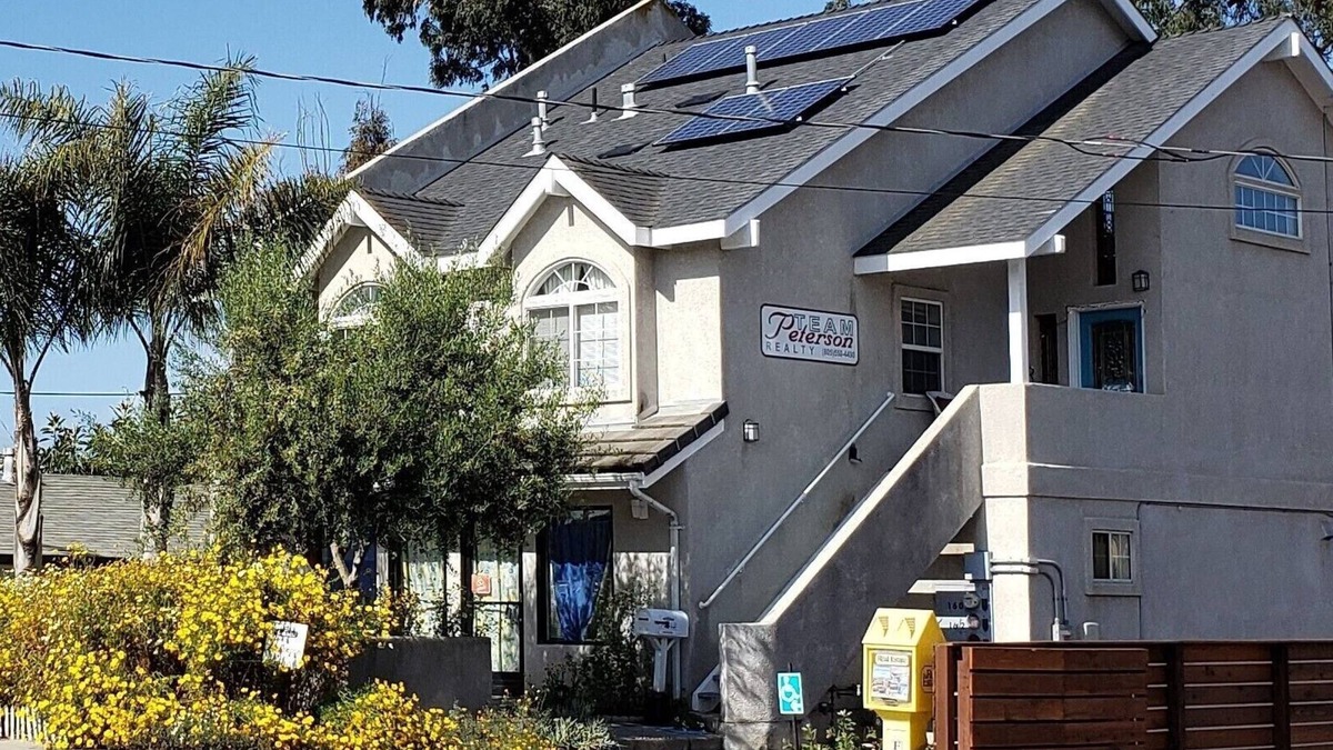 Grover Beach House | Ocean View 1 Bedrm House Sleeps 4, Steps to the Beach & Train Station, Pets O