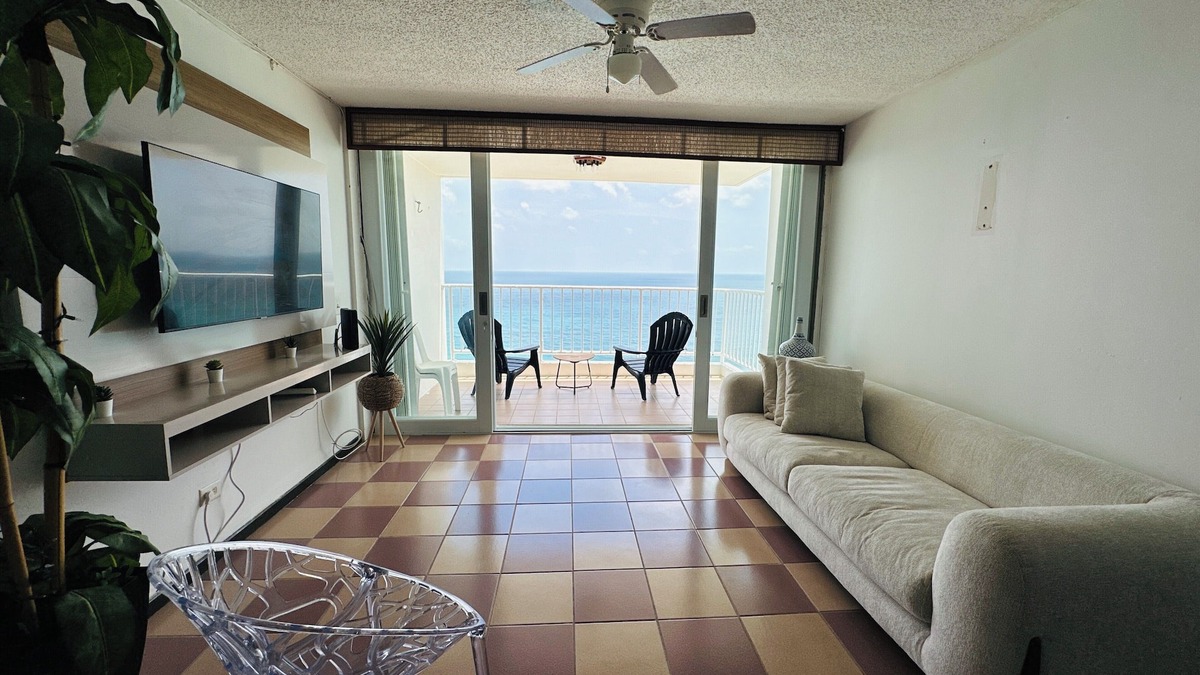 La Pared Condo | Ocean View 2-bedroom condo with WiFi, beach access in the pleasant Luquillo.
