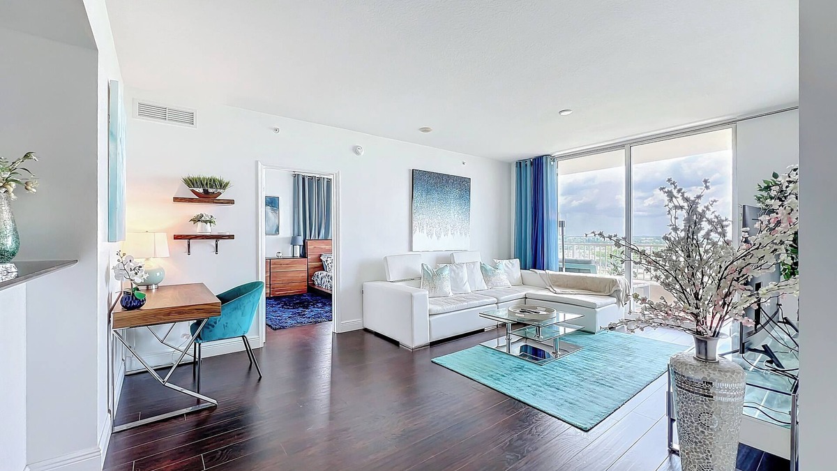 Ocean Ridge Apartment | Ocean View 3 Bedroom Apartment in Boynton Beach, Pool, Fitness Room + More!