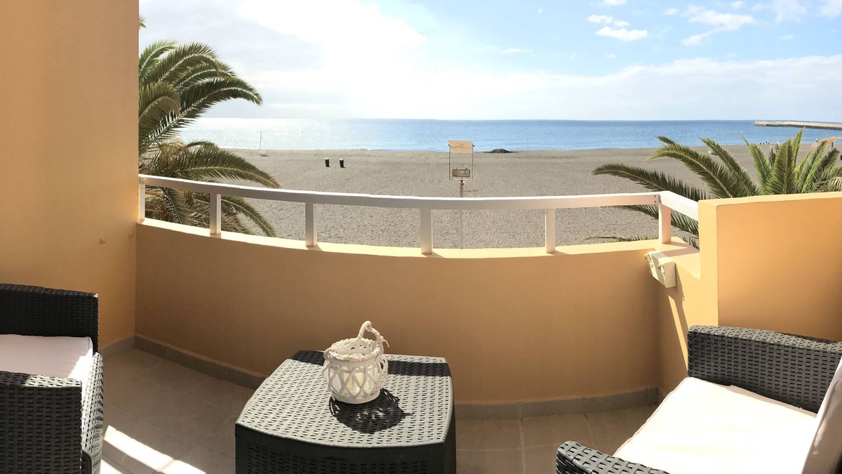 Gran Tarajal Apartment | Ocean View apartments. Beachfront Ocean view terrace. Wifi. Parking