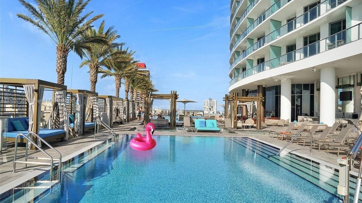 Hollywood South Central Beach Apartment | Ocean View Balcony|Beachfront Resort+Amazing Pools