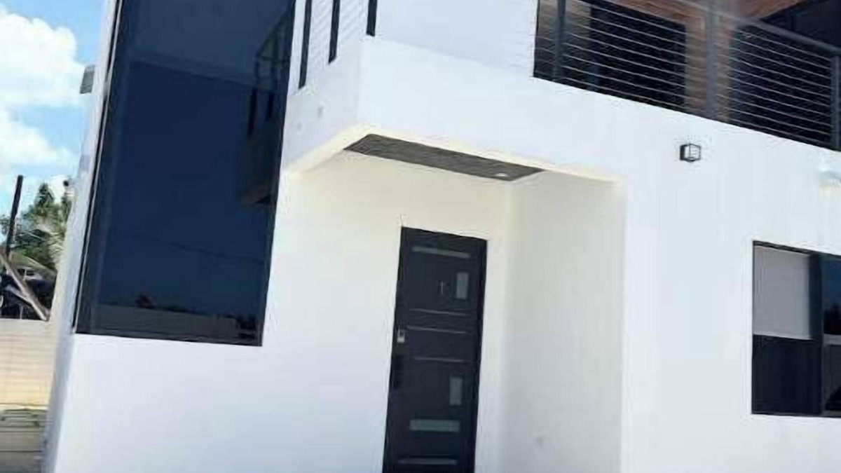 Whitehouse Apartment | Ocean View, Beach Access, Lux Bath, The Joint @ Happy Life Villas