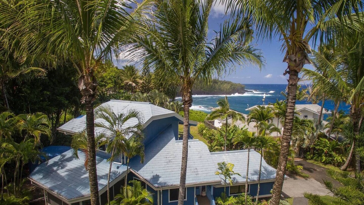 Kehena Beach Estates House | Ocean View Black Sand Beach House steps away from Kehena black sand beach