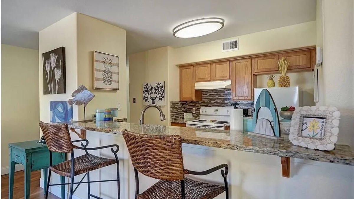 Corpus Christi Condo | Ocean view Condo with Balcony 5 mins Walk to Beach