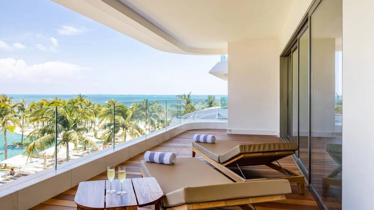 Playa Mujeres Hotel | ✩ Ocean View Corner Suite ✩ Private Jacuzzi ✩