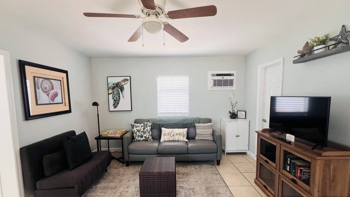 Interchange Square House | Ocean View Cottage with Rooftop Deckn