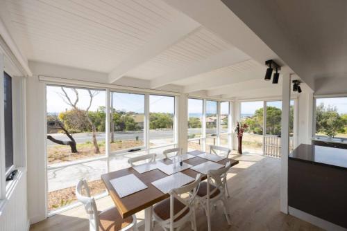 Surf Coast House | Ocean View Cottage - Anglesea