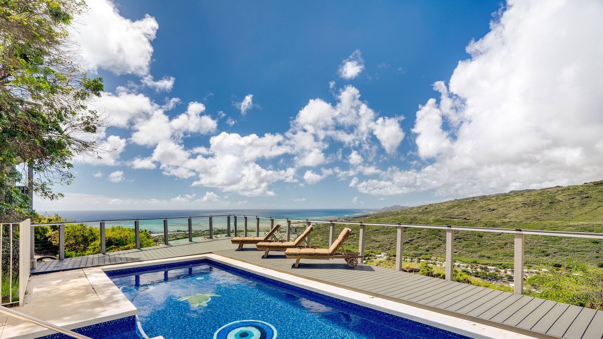Hawaii Kai House | Ocean View Cottage if rented with Main House can sleep up to 11 guests
