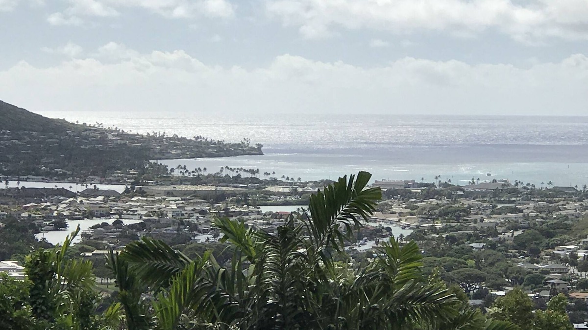 Hawaii Kai Cottage | Ocean View Cottage with Separate Suite