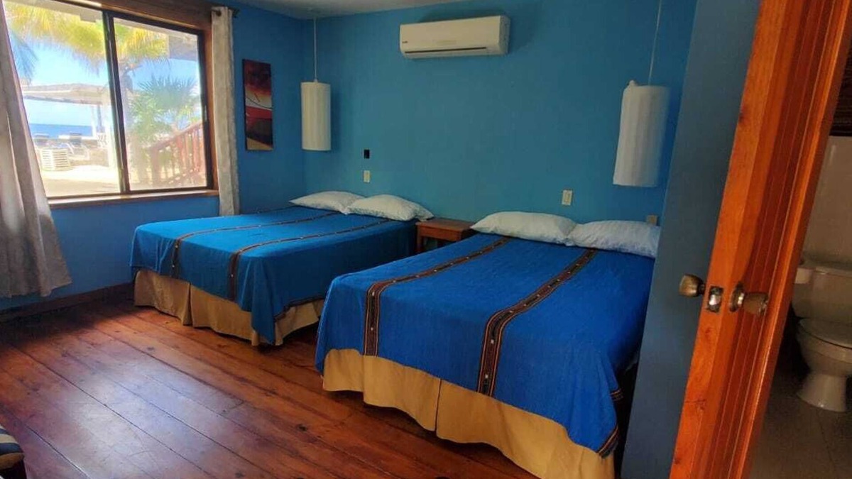 Antoneys Cay Resort | Ocean View Double West End Land's End Hotel Resort Roatan Honduras