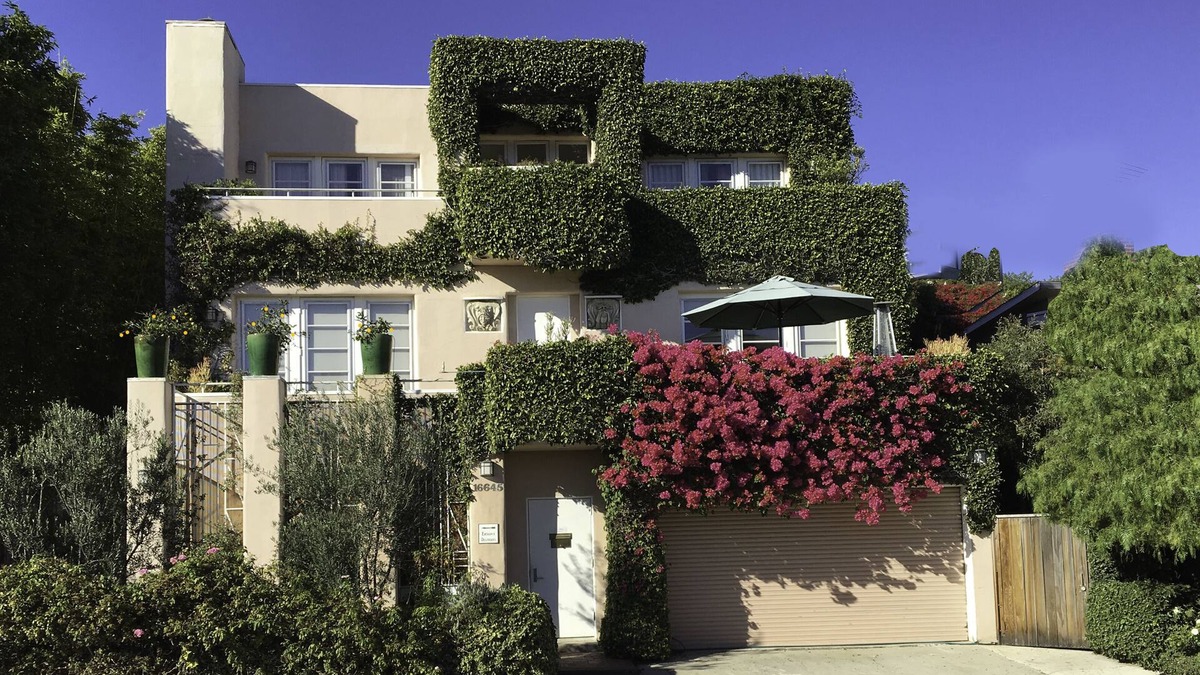 Pacific Palisades House | Ocean View European Art Villa