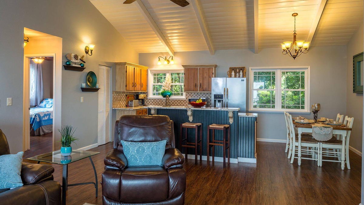 Kalaoa House | Ocean View Guest home at Cool Elevation! - 10 mins from Airport & Town