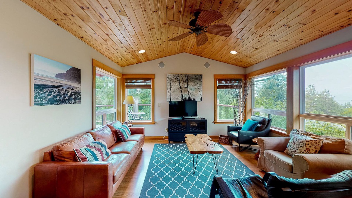 Neahkahnie Beach House | Ocean view home with beach access, washer/dryer, deck, fireplace - two dogs OK