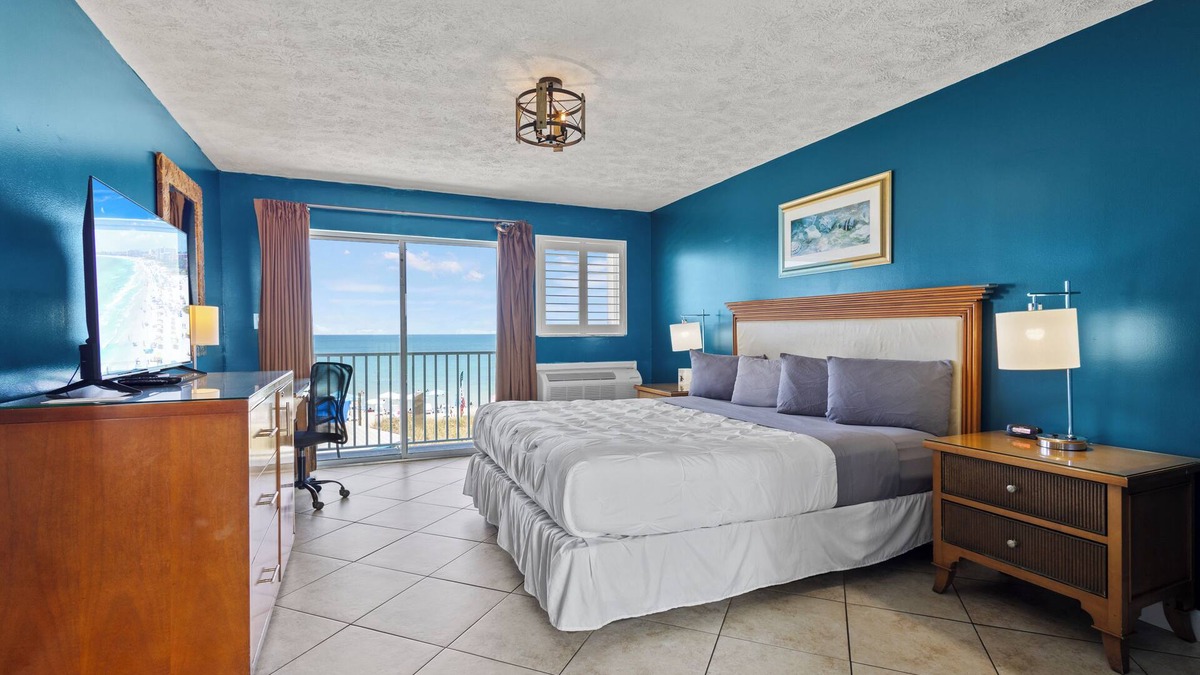Fort Pierce Hotel | Ocean View Hotel Room with Balcony- King Bed #21