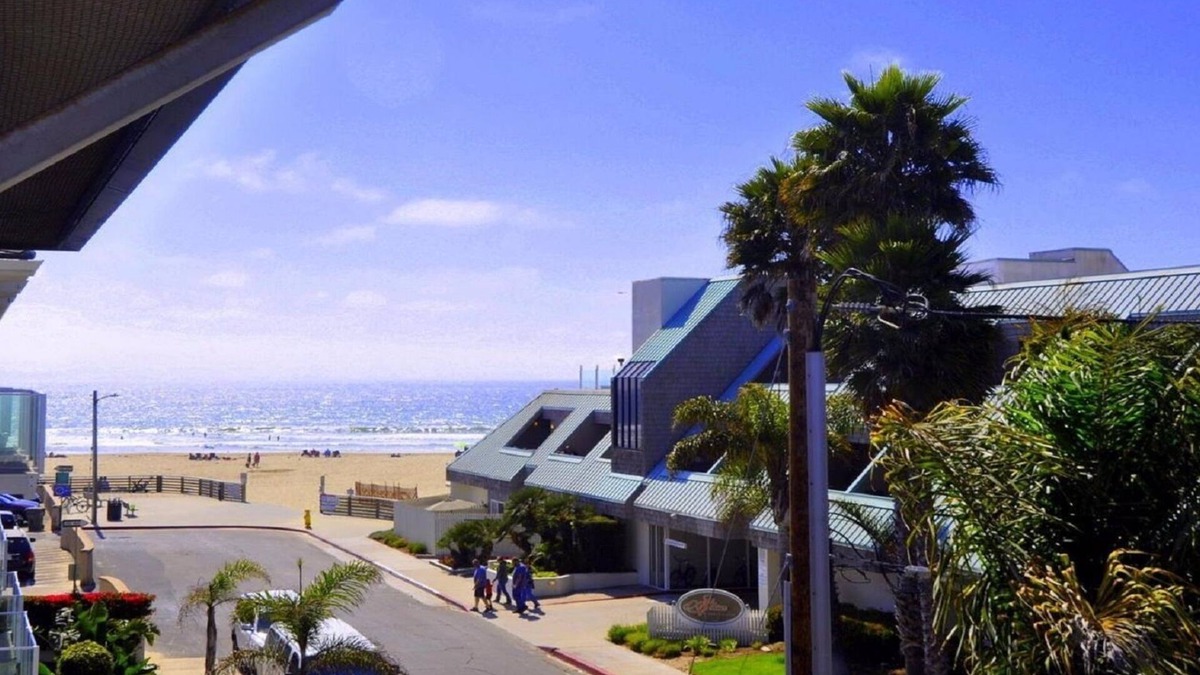 Downtown Condo | Ocean View Luxury Condo steps from the sand in the heart of Pismo!