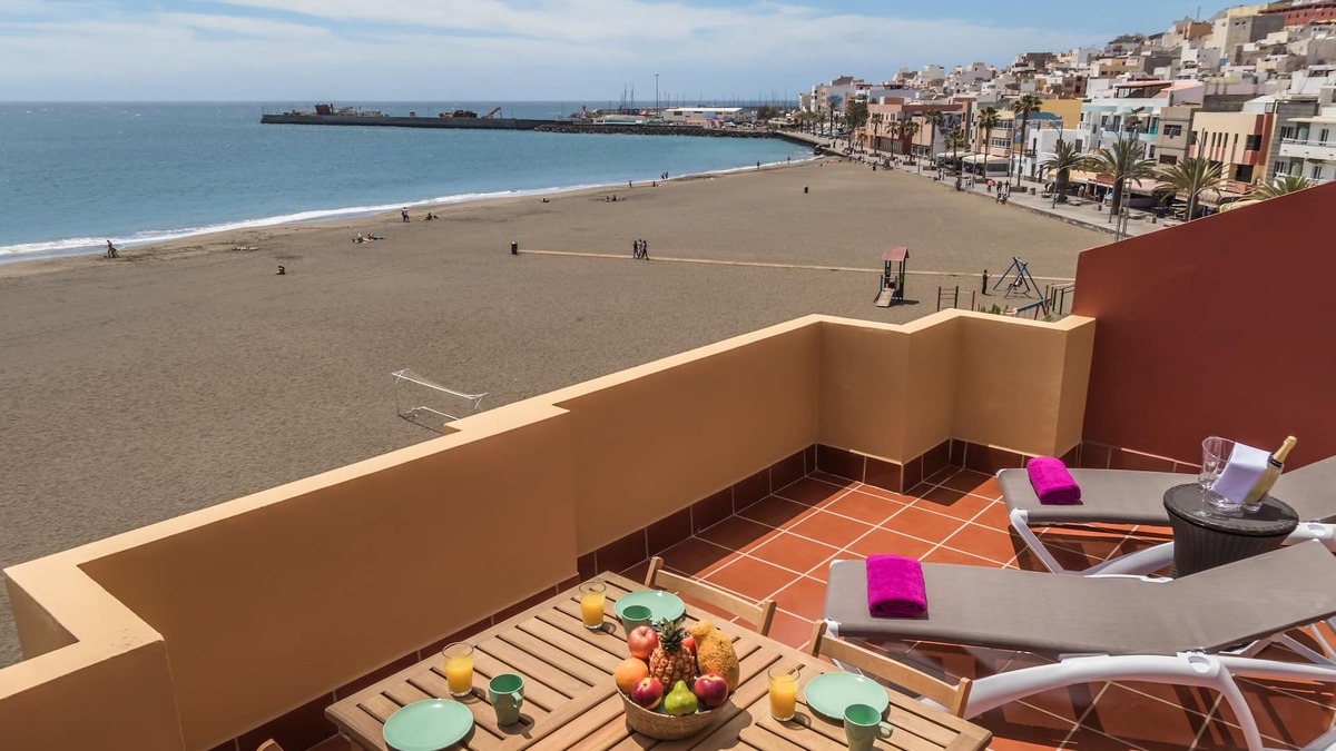 Gran Tarajal Apartment | Ocean View Penthouse Beachfront Unbeatable sea views. Wifi. A/C