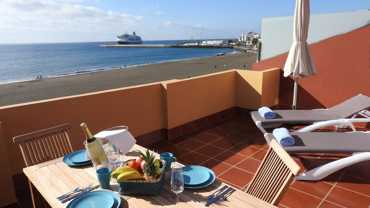 Gran Tarajal Apartment | Ocean View Penthouse II. Beachfront Wifi & A/C. 23m2 private terrace.