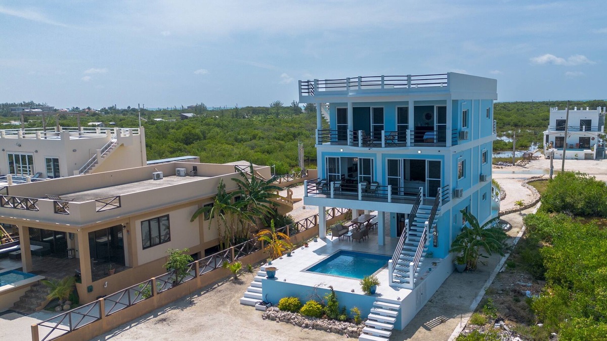 Boca Ciega Apartment | Ocean view stay with a balcony, private pool, full kitchen, AC, and washer/dryer