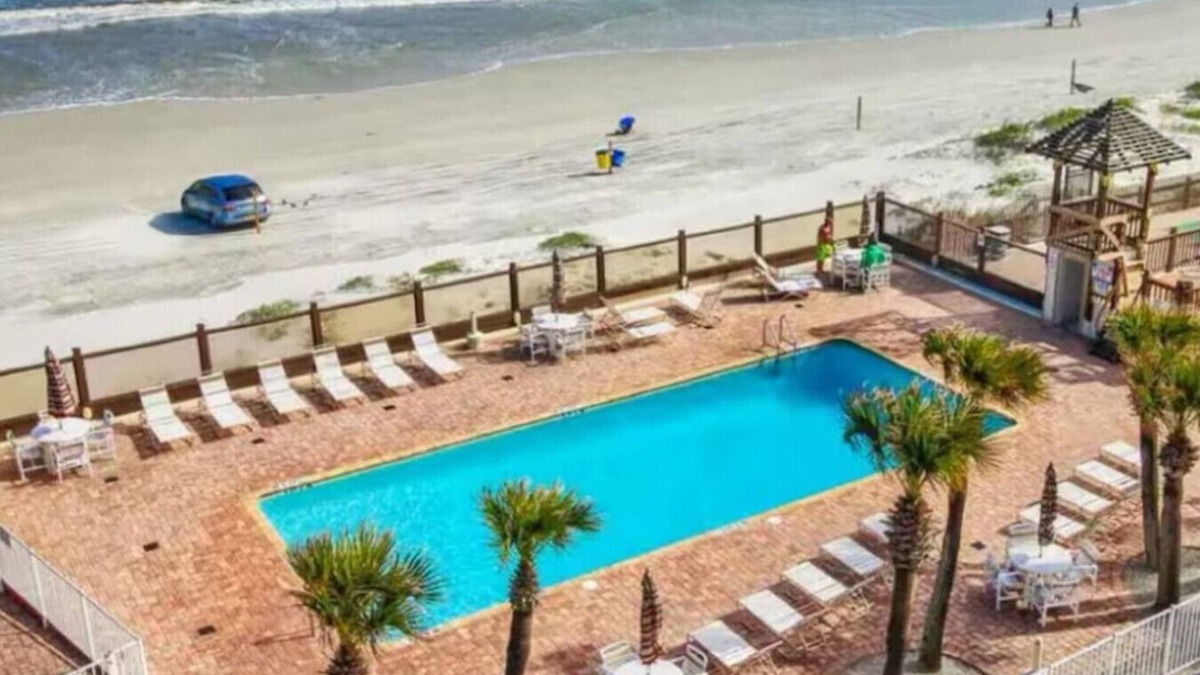 Ocean Dunes Apartment | OCEAN VIEW Studio@Daytona Zzz 4