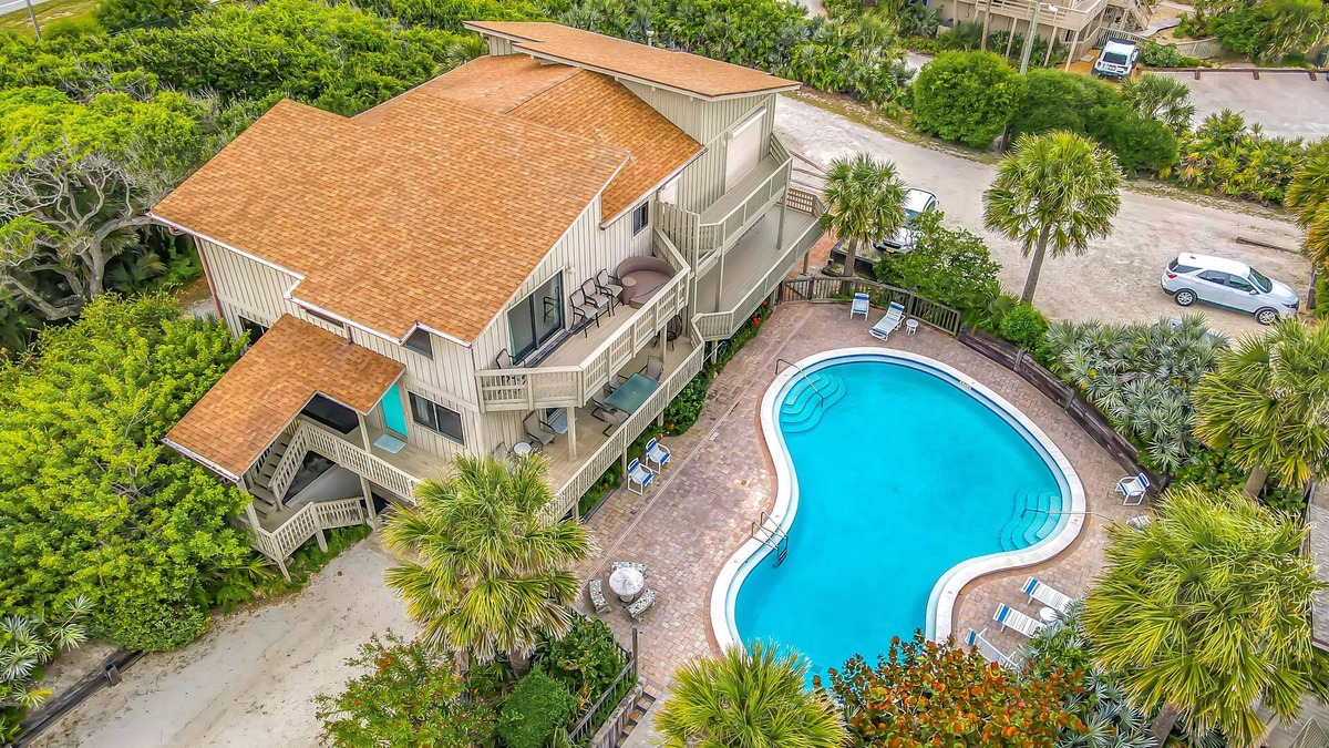 Sea Dunes House | Ocean view townhome overlooking pool - Car Free Beach - Sea Dune Green Turtle C-10