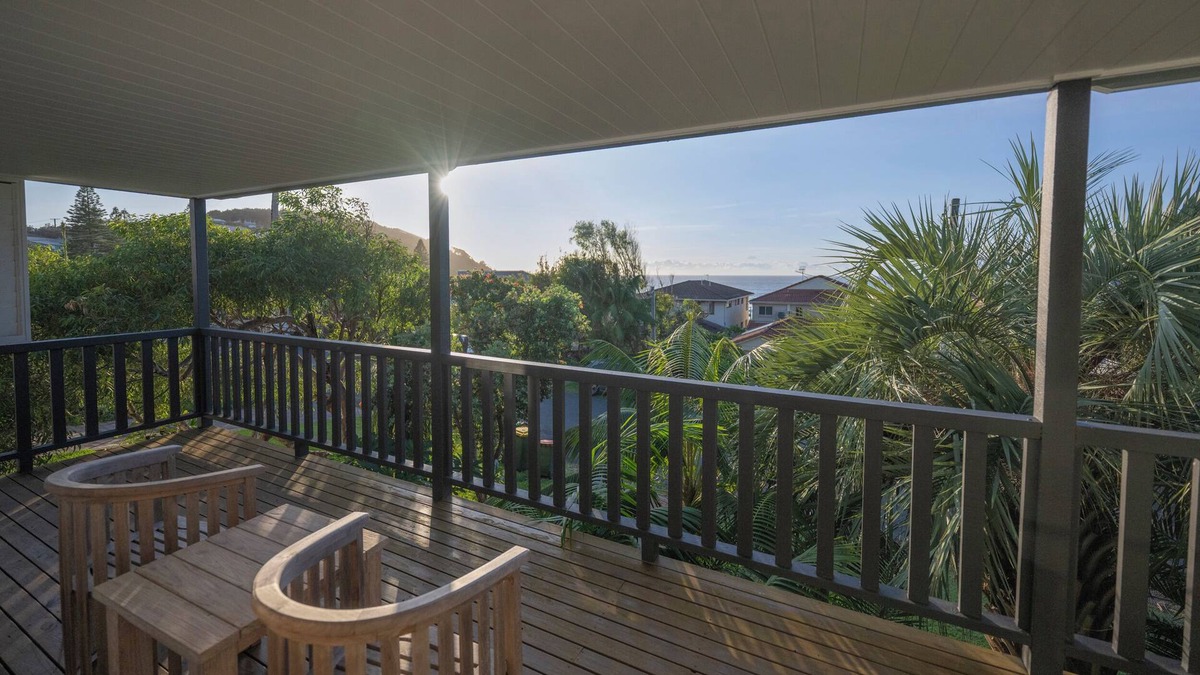 Blueys Beach House | Ocean Views and Backyard Bliss
