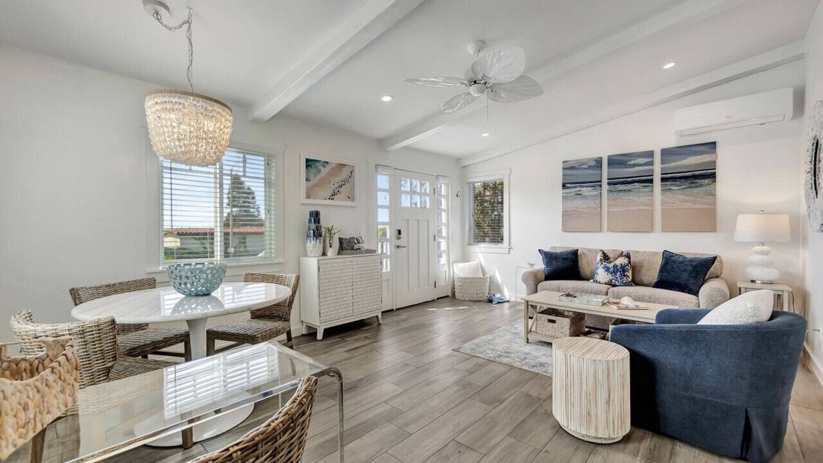 Laguna Beach Cottage | Ocean Views! Detached Villa by Victoria Beach