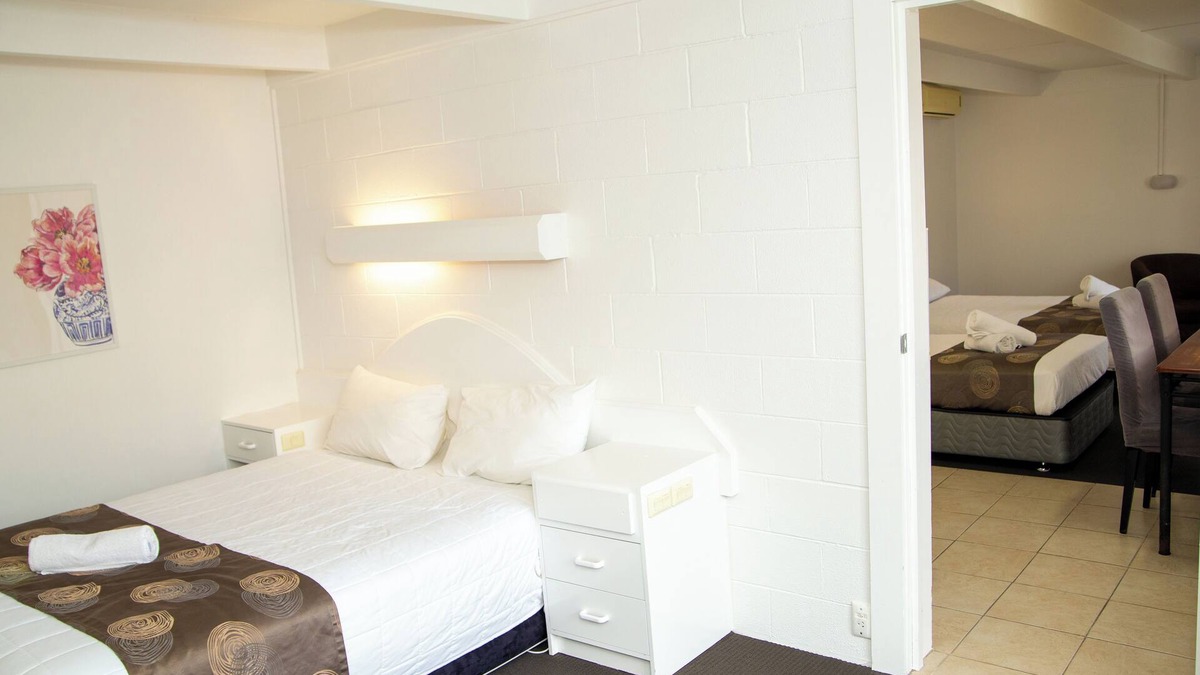 Kalimna Hotel | Ocean Views Motel Lakes Entrance