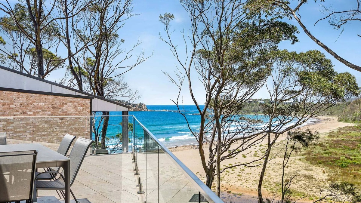 Rosedale House | Ocean Views, Steps to Beach & WiFi | Yowani House