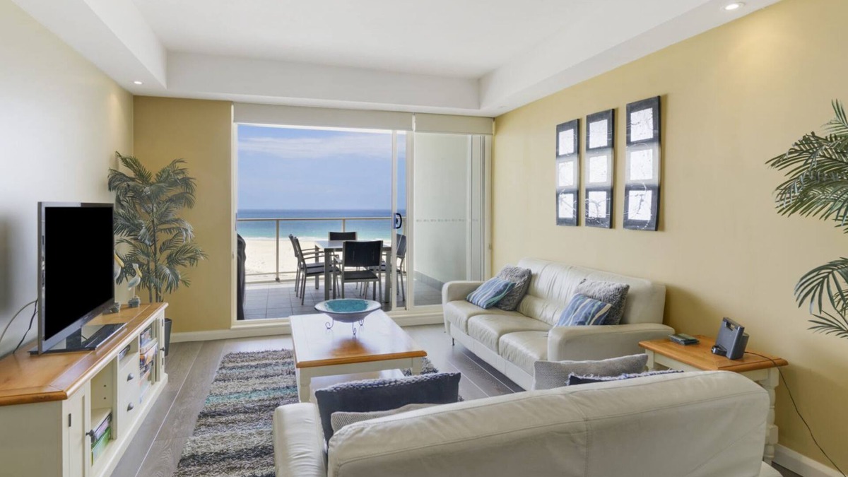 The Entrance Apartment | Ocean Views, Unit 24