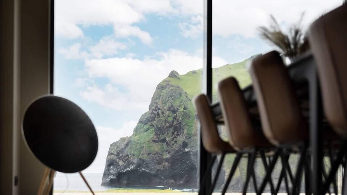 Vestmannaeyjar House | Ocean Villa surrounded by unique nature