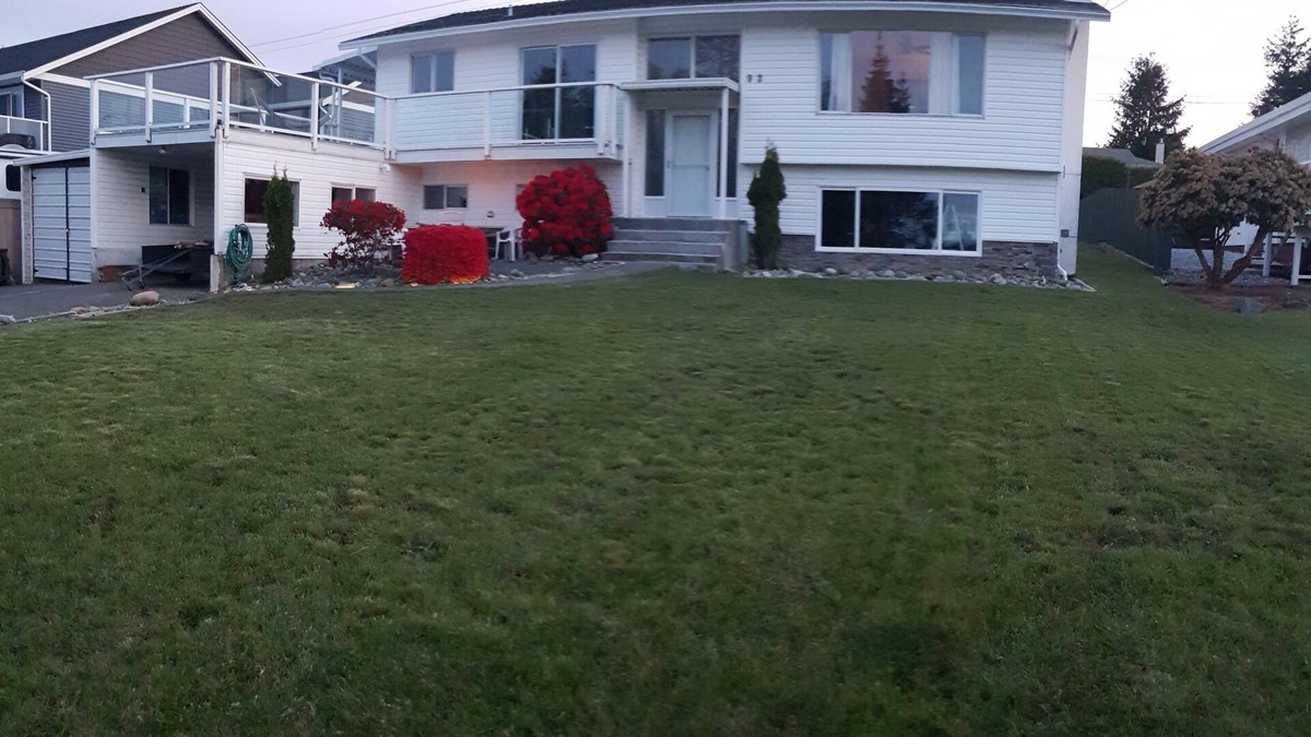 Campbell River House | Ocean Vista in Campbell River