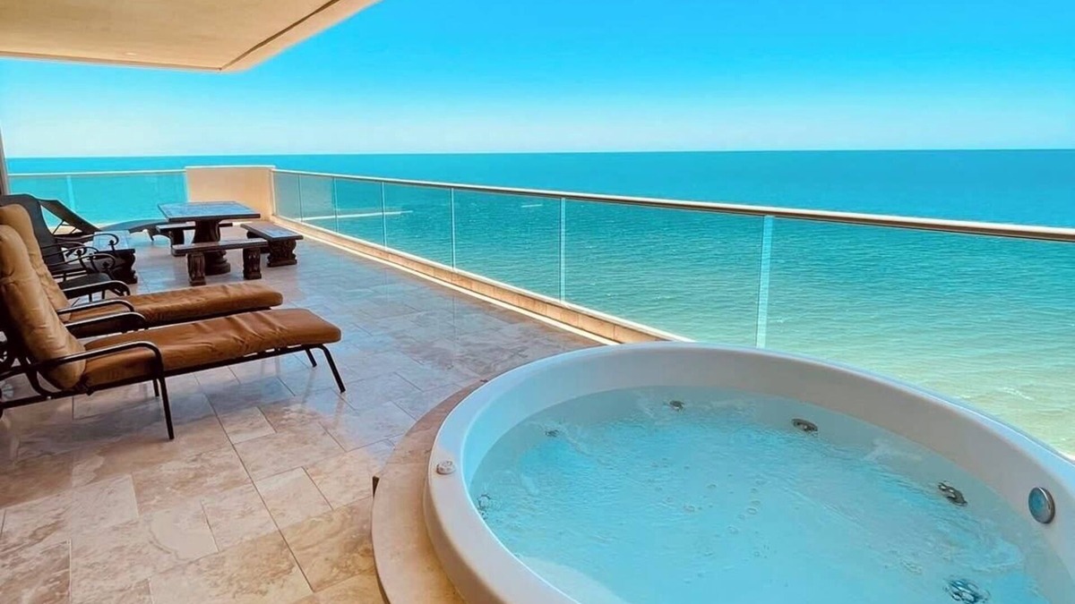 Las Conchas Condo | Ocean Wrap Around Oceanfront Balcony at Tessoro