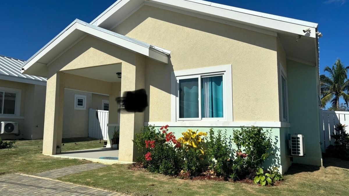 Lucea Villa | OceanAire Crest! Cozy Ocean-Front Villa, Pool, Tennis, 24hr security.