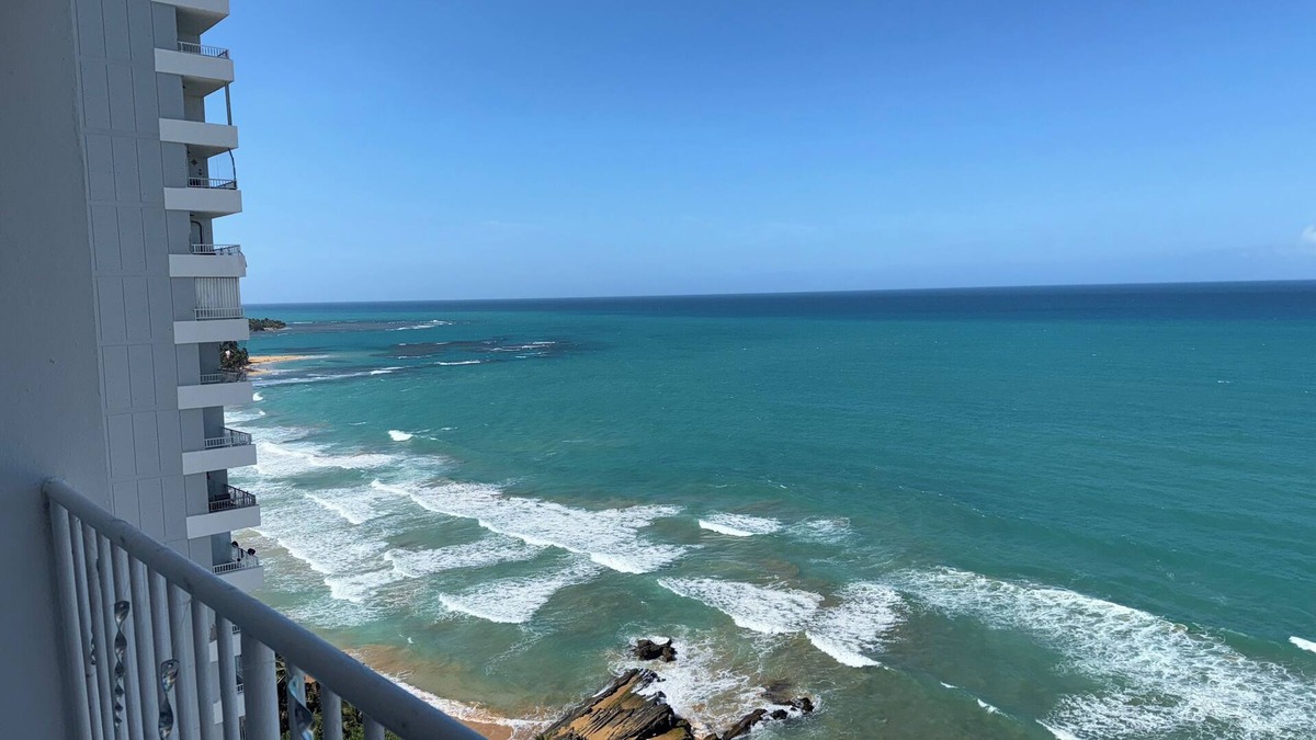 La Pared Condo | Oceanfront 1 bedroom condo Luquillo Beach Xscapes