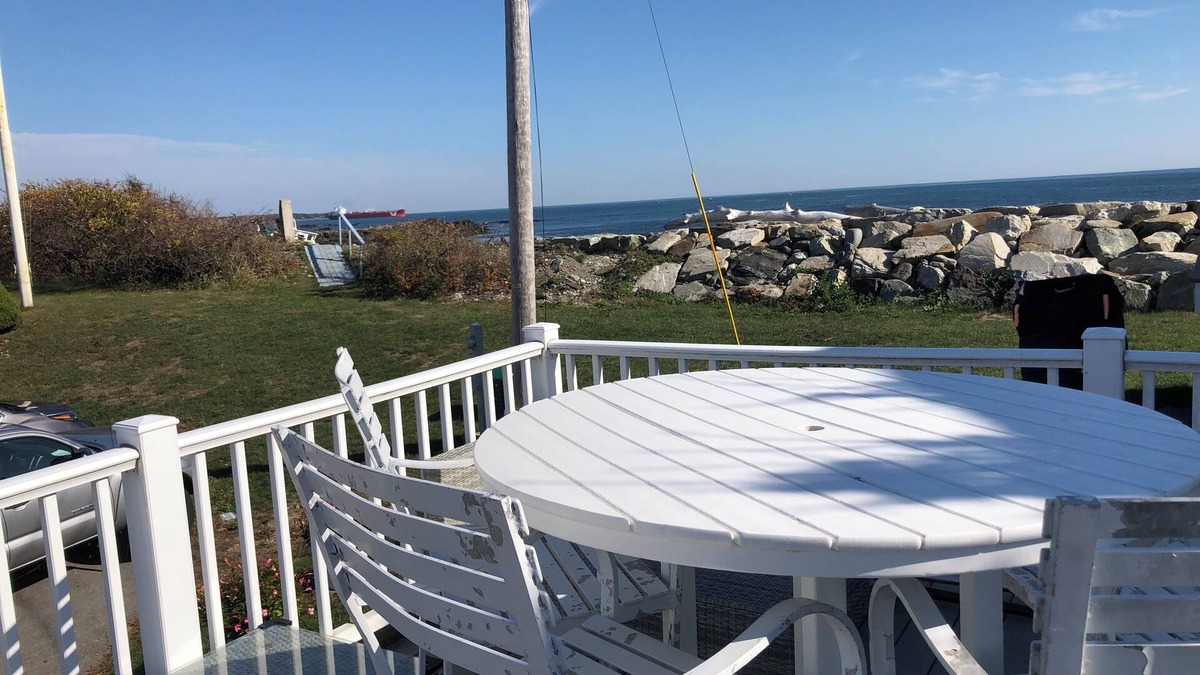 Rye Condo | Oceanfront 1-bedroom condo with Deck Views in Rye