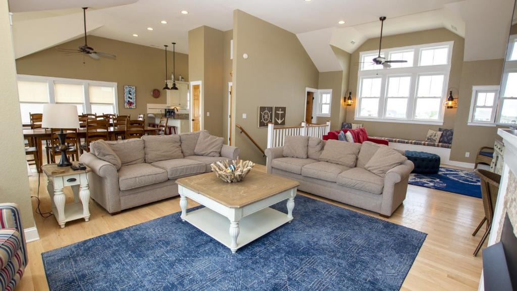 Ocean Hill House | OCEANFRONT, 10 BRS, ELEV, Pool, Rec Rm, Theater Rm, OH1251, Beach Plaza