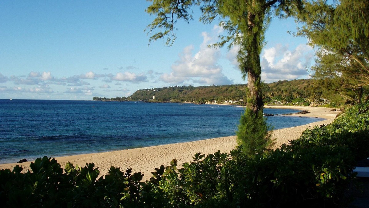 Haleiwa House | Oceanfront 2 Bedroom at Chun's Reef