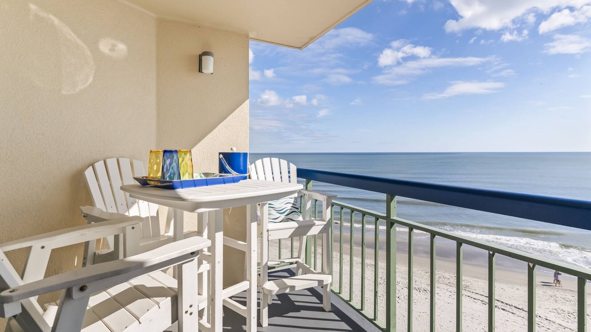 Cherry Grove Beach Condo | OCEANFRONT- 2 Owner Suites -Spacious, Clean and Bright-Walking distance to Pier