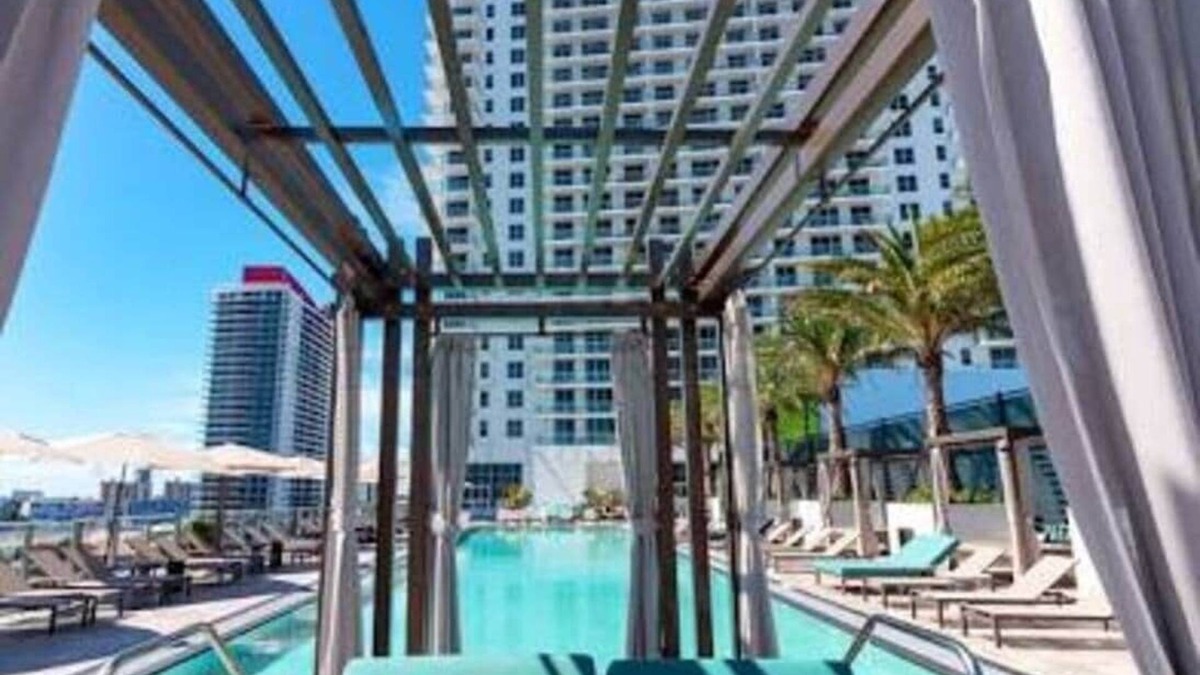Hollywood South Central Beach Apartment | Oceanfront 2BR/2BA Hyde Beach + Chairs